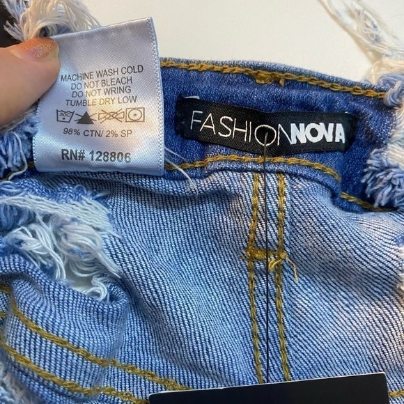 🆕Fashion Nova - Yes Now Distressed Bermuda Shorts - Picture 8 of 10